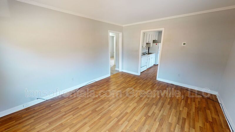 2 bedroom duplex off Poinsett Hwy! property image