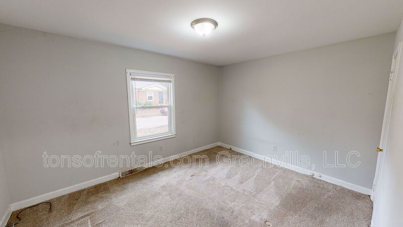 2 bedroom duplex off Poinsett Hwy! property image