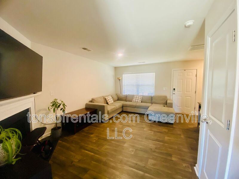 Nice 3 bedroom, 2.5 bath home in Woodruff property image