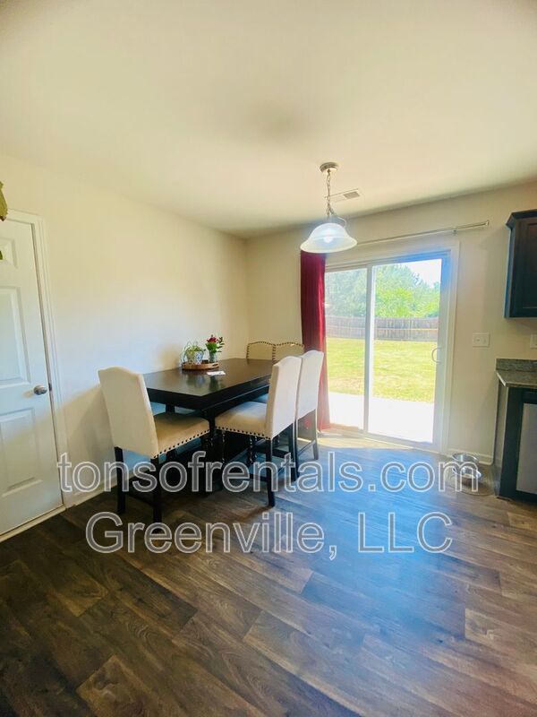 Nice 3 bedroom, 2.5 bath home in Woodruff property image