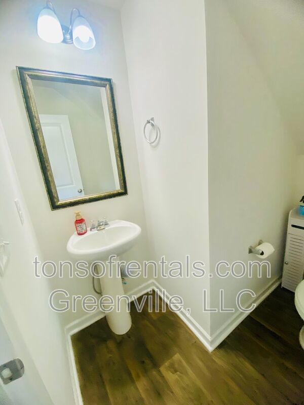 Nice 3 bedroom, 2.5 bath home in Woodruff property image