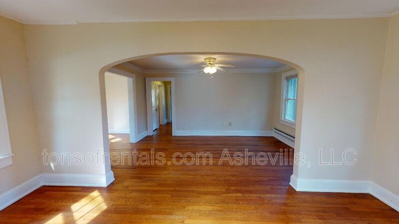 2 Bedroom in Historic Waynesville Apartment Building property image