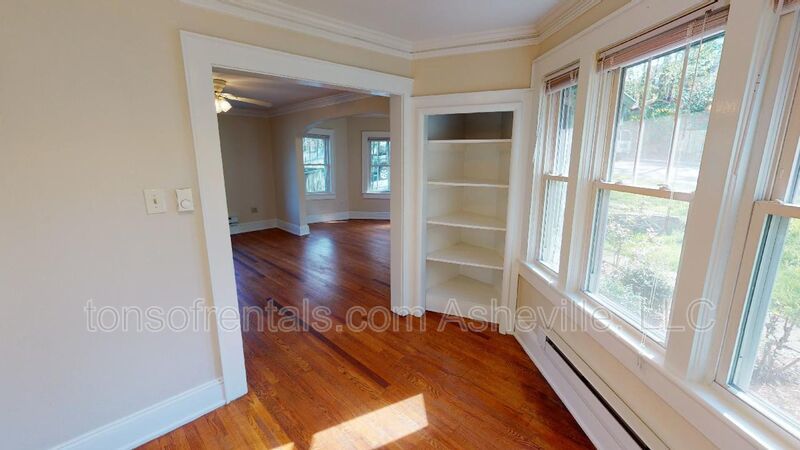 2 Bedroom in Historic Waynesville Apartment Building property image
