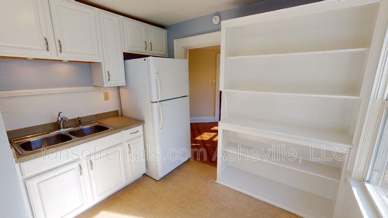 2 Bedroom in Historic Waynesville Apartment Building property image
