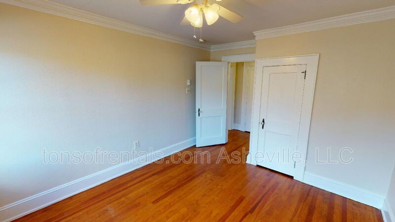 2 Bedroom in Historic Waynesville Apartment Building property image