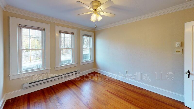 2 Bedroom in Historic Waynesville Apartment Building property image