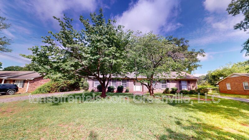 Nice 2 bedroom 1 bath duplex in Spartanburg property image