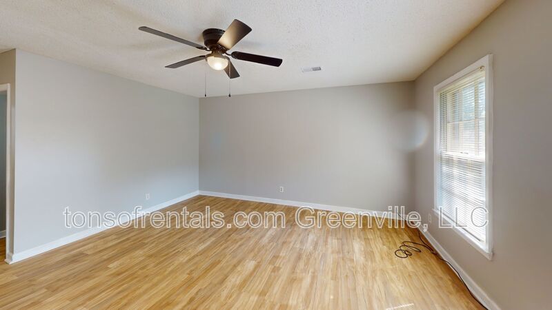 Nice 2 bedroom 1 bath duplex in Spartanburg property image